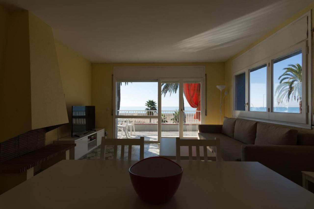 Apartamento En 1Era Linea Mar Con Terraza De 25M2 Castelldefels Exterior photo