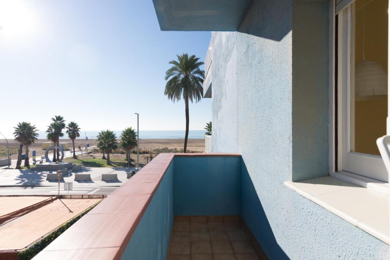 Apartamento En 1Era Linea Mar Con Terraza De 25M2 Castelldefels Exterior photo