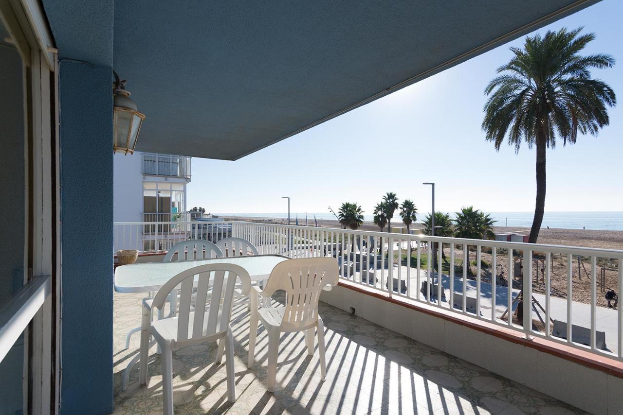 Apartamento En 1Era Linea Mar Con Terraza De 25M2 Castelldefels Exterior photo